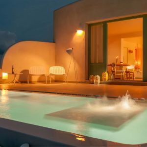 Deluxe Spa Suite - Outdoor heated swimming pool